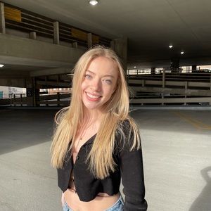 Meet your Posher, Mia